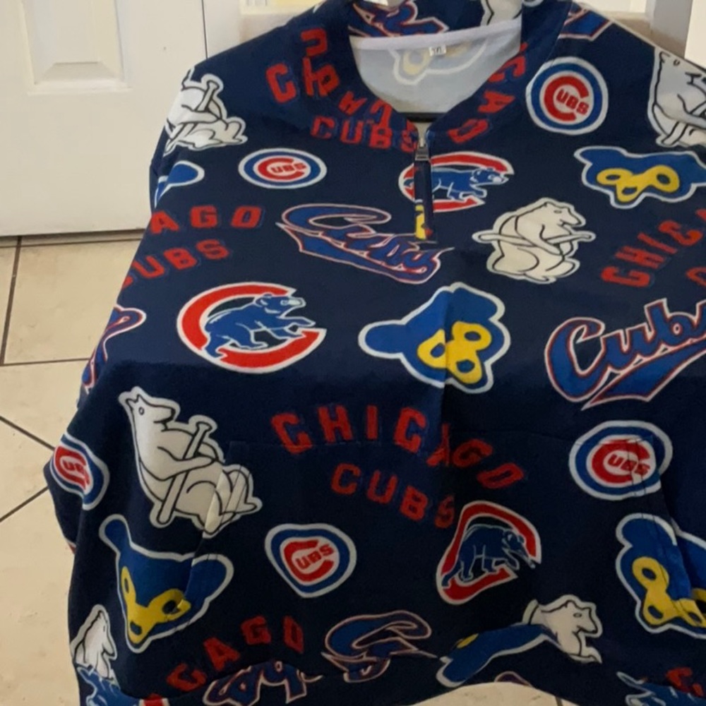Chicago Cubs Top - Picture 6 of 6